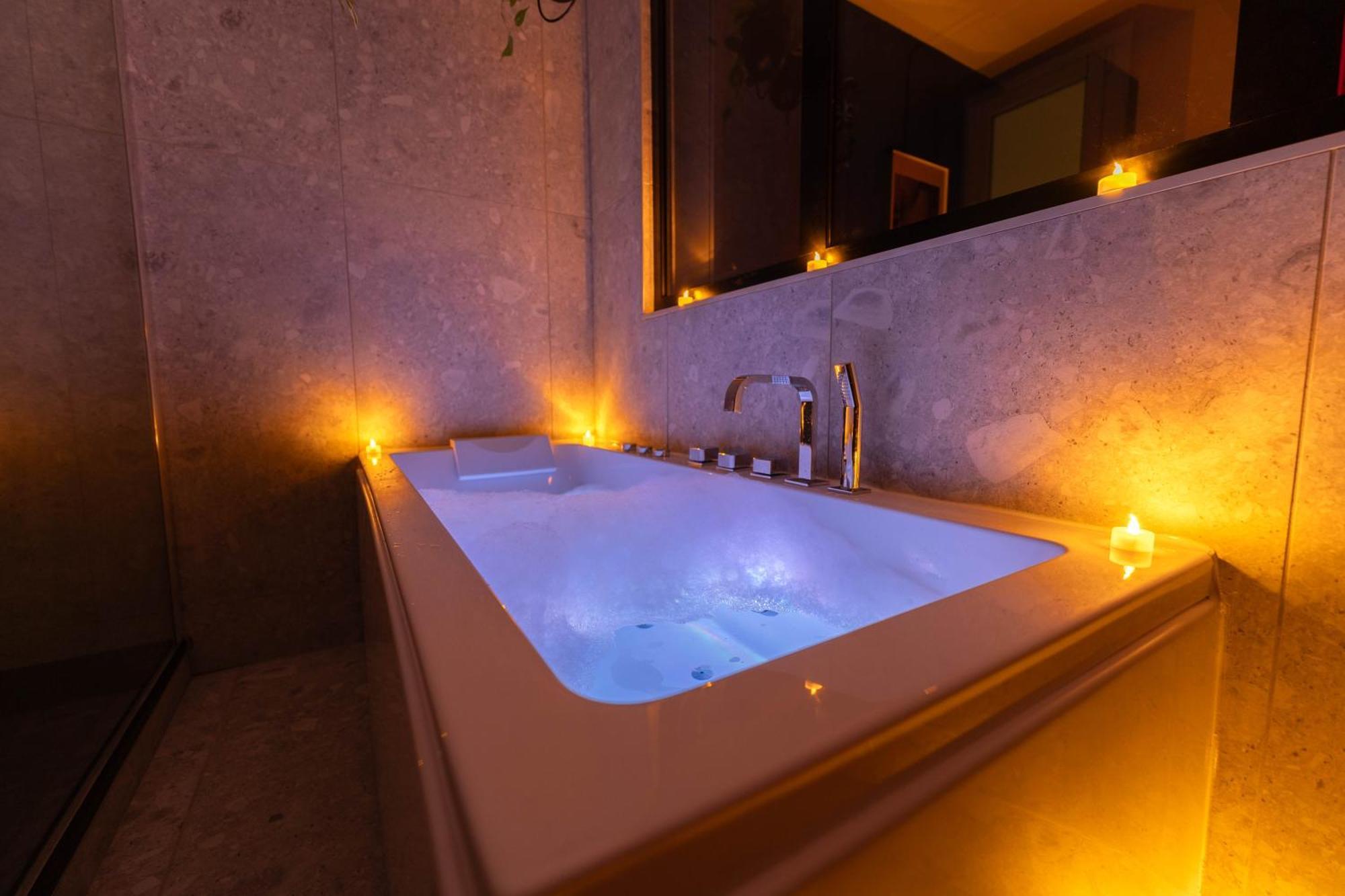 Magnifique Loft - Centre - Jacuzzi 2