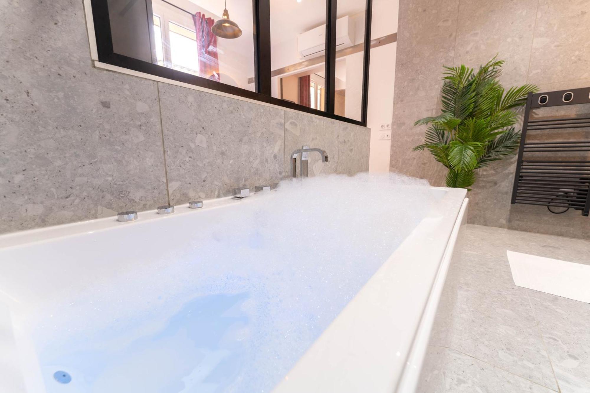 Magnifique Loft - Centre - Jacuzzi 2 Appartamento Nizza